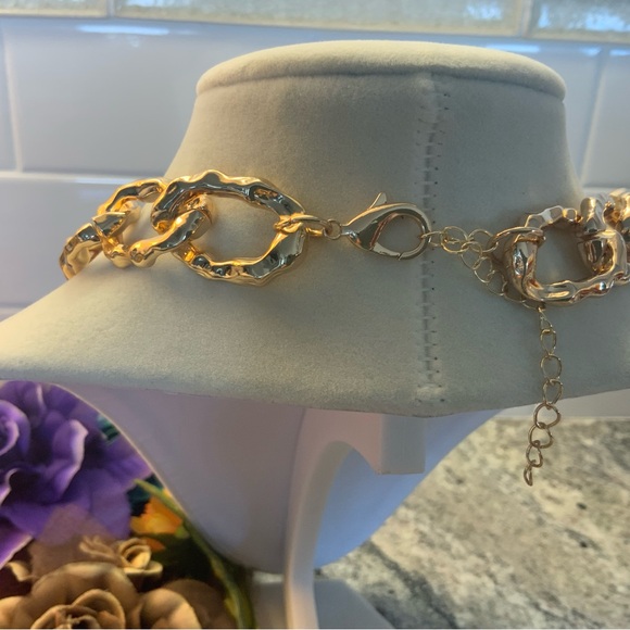 FABULOUS NWOT BRAND NEW 18k gold plated. hammered link necklace. Neiman Marcus - Picture 4 of 5